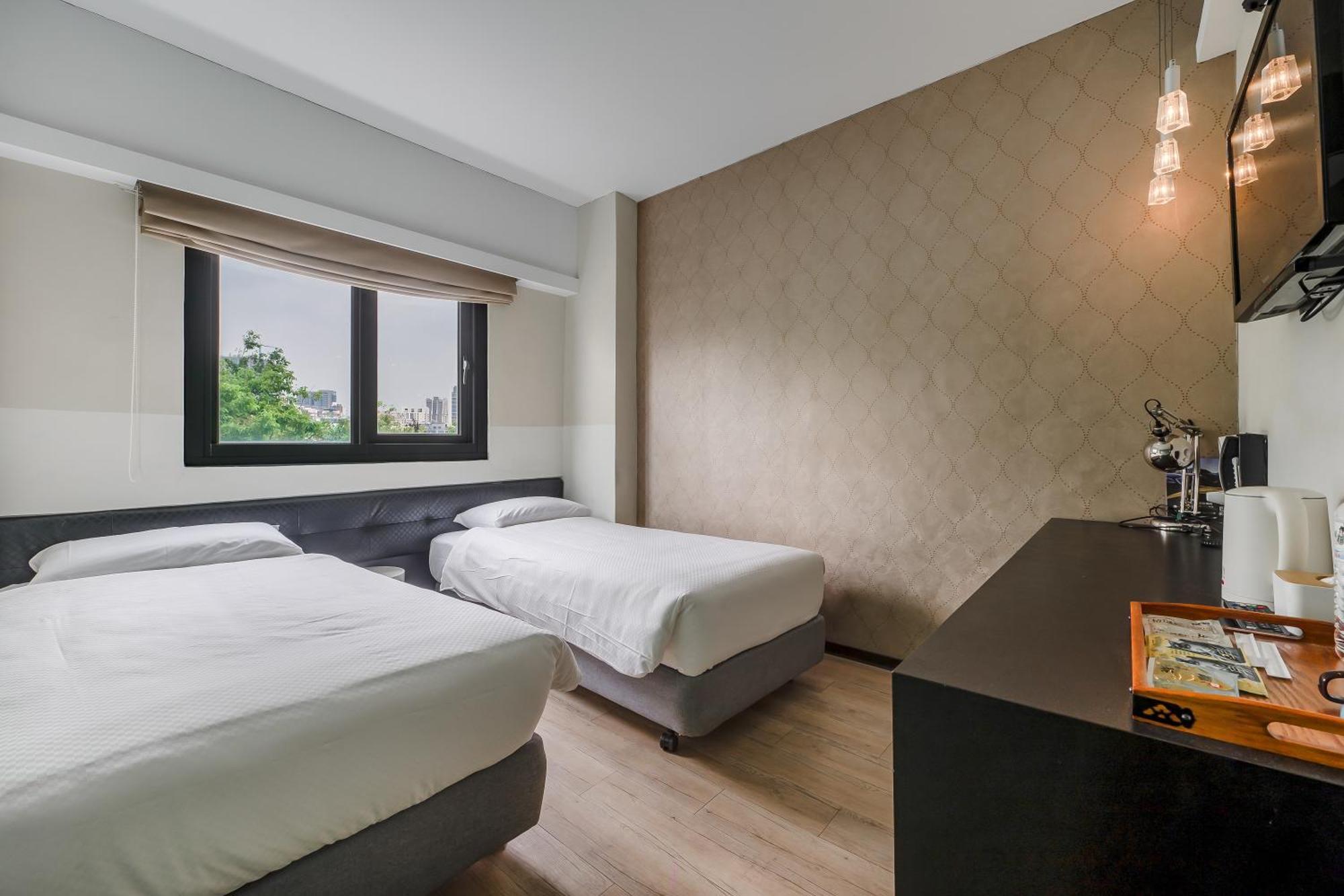 Check Inn Express Kaohsiung Love River Dış mekan fotoğraf
